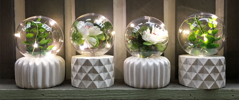 lamp plant table